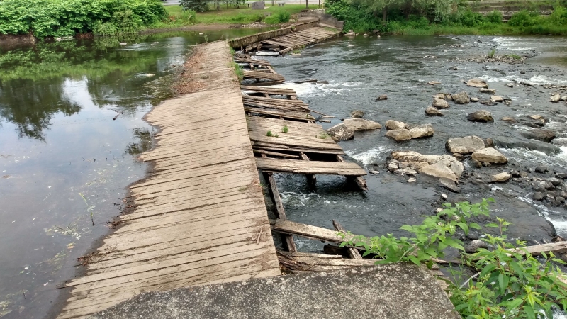 The dam at McConnellsville